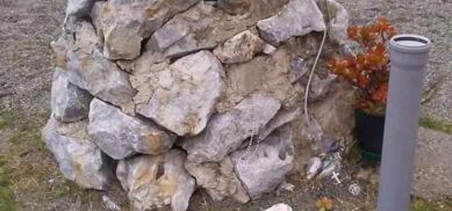 Distrutta dai vandali la Madonnina sul lungomare