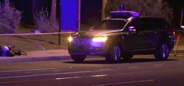 Uber sospende test auto autonome dopo un incidente mortale