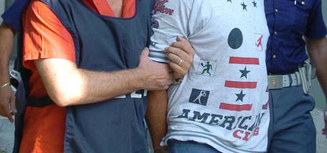 Ragazzina accoltellata a Genova, arrestato il padre