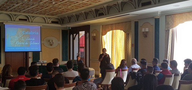 Gruppo di allievi dell’IIS “Leonardo da Vinci” in viaggio organizzato con i fondi regionali del POR