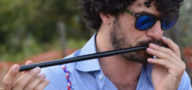 A Cutro il cantante e polistrumentista Pierluigi Virelli