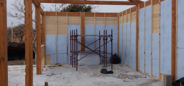 Sequestrato manufatto in costruzione vicino al mare a Le Castella