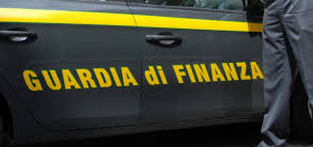 Nuovo porto di Crotone, sequestrato cantiere abusivo 