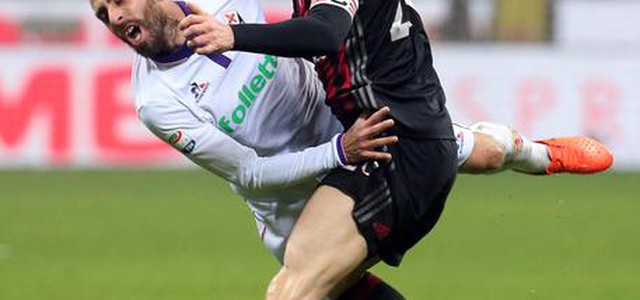 Milan batte Fiorentina 2-1 e resta agganciato all'Europa