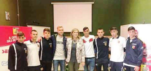Euforia al Convitto Galluppi in occasione dell'incontro con i calciatori giallorossi