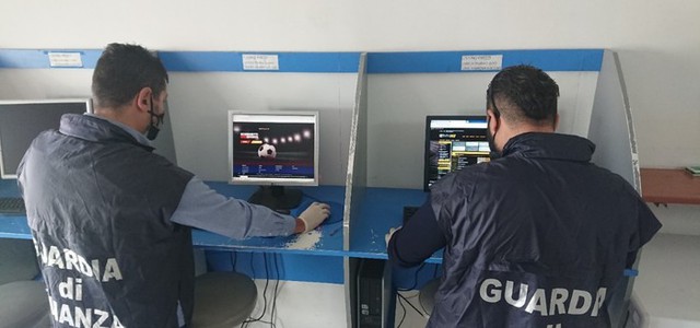 Scoperto centro scommesse irregolare in negozio di articoli per la pesca