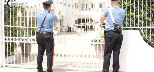 Migranti in albergo abusivo, sequestrato
