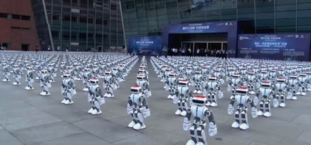 Cina, ballo da record per 1.069 robot (VIDEO)