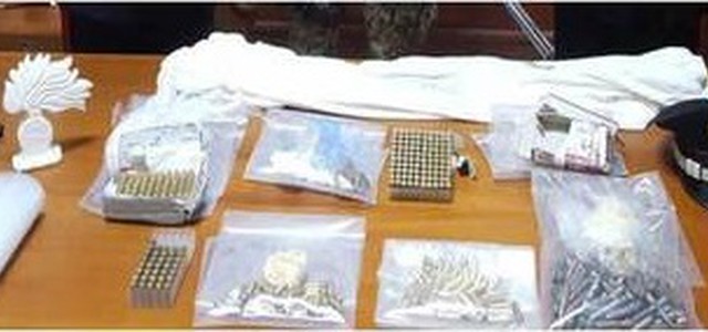 Sequestro fucile e munizioni. Padre e figlio arrestati.