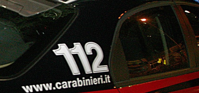 Aggredisce ex compagna e fugge, arresto a Lido 