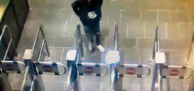 16enne morto: padre, lanciato da treno
