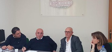 Oliverio incontra le imprese di Legacoop