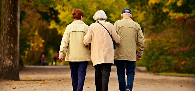 “LA POPOLAZIONE ANZIANA E IL LAVORO: UN FUTURO DA COSTRUIRE” - Esce per il Mulino il libro che ribalta i luoghi comuni su anziani e lavoro