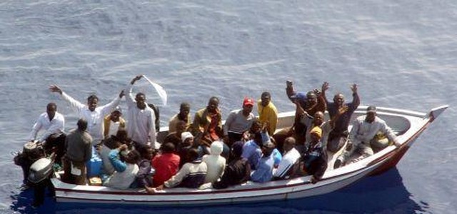 Sbarchi a Vibo, arrestati quattro presunti scafisti. Il minore portato a Catanzaro 
