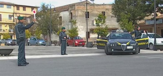 In Calabria le prime due sanzioni su targhe estere