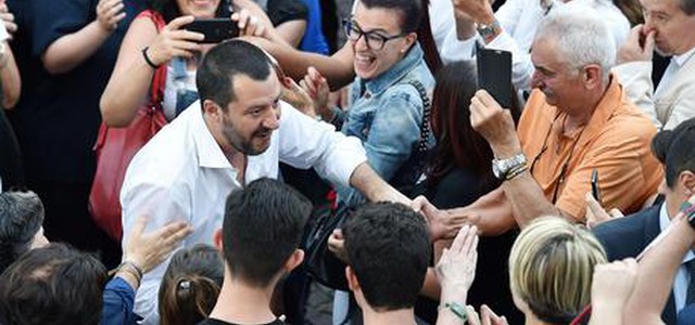 Migranti: Salvini, non in Italia 2 navi Ong