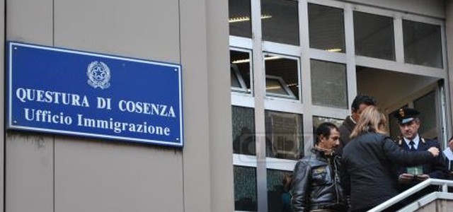 Era ricercato internazionale, polizia arresta cittadino turco a Cosenza