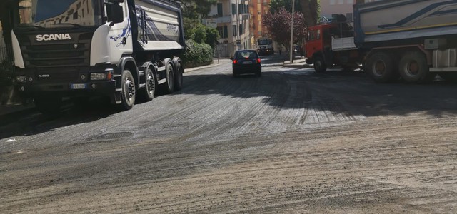LONGO: IN CORSO RIFACIMENTO MANTO STRADALE ZONA SAN LEONARDO