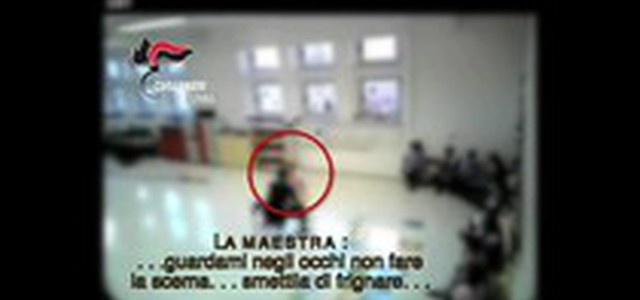 Bimbi maltrattati, arrestata maestra