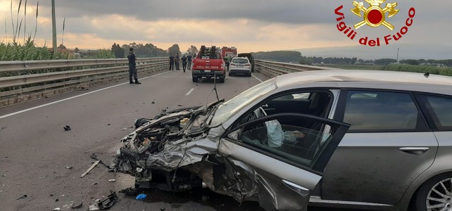 Incidente nel lametino, due feriti (FOTO)