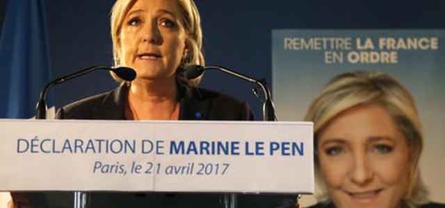 Parigi, scontro Le Pen-Cazeneuve. La candidata per il Fn: "In guerra contro mostruoso totalitarismo'