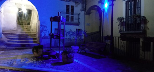 Sellia si illumina di blu per la giornata mondiale dell’infanzia e dell’adolescenza