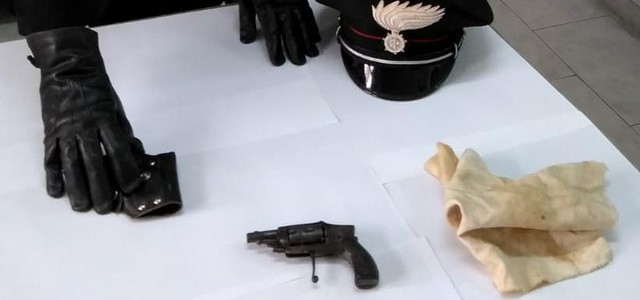 Un arresto per detenzione illegale di una pistola