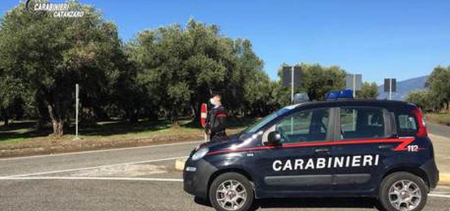 Ambiente: rifiuti pericolosi accantonati, sequestrata area