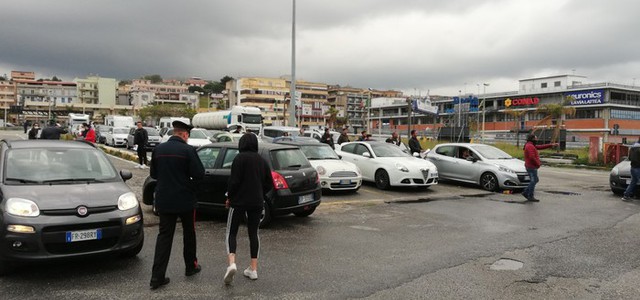 Coronavirus, famiglie ferme a Villa San Giovanni per i controlli