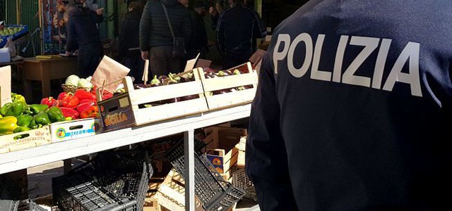 Crotone: blitz delle forze dell'ordine al mercato di via Manna, sanzioni per 38 mila euro