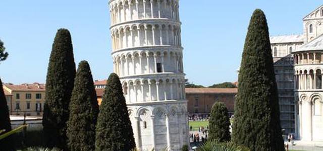 Malore su Torre Pisa, turista muore