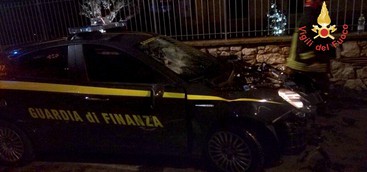Auto Gdf contro Jeep nel Catanzarese, quattro feriti