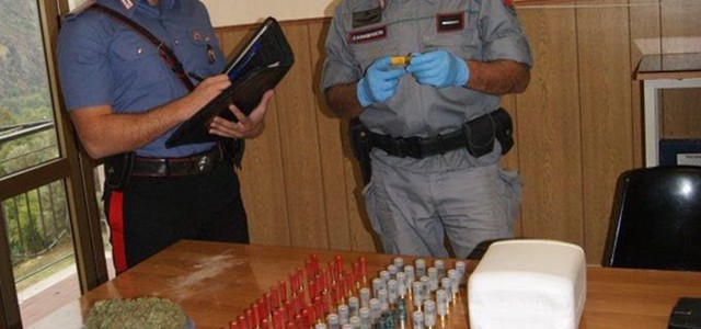 Rinvenuti in una grotta marijuana e cartucce da caccia
