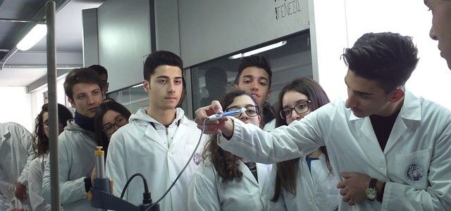 Studenti Itg Lameiza ospiti al Dipartimento Provinciale Arpacal di Vibo Valentia
