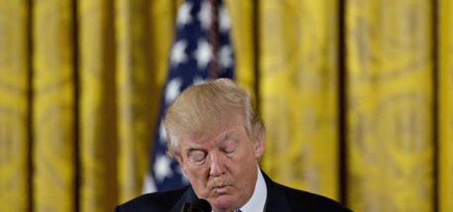 Trump firma ordini, Usa fuori dal Tpp