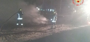 Fuoco in cantiere a Monasterace