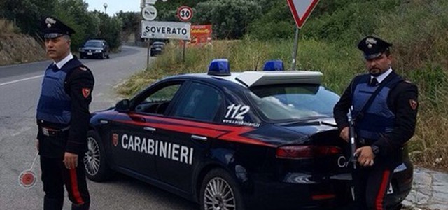 Lascia i domiciliari, sorpreso sulla statale 106 su ciclomotore privo di targa