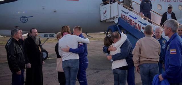 Fallisce lancio Soyuz, i due uomini a bordo salvi