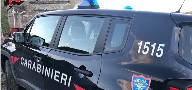 Catanzaro, mercatini rionali e negozi: sequestrati 30 kg di buste di plastica