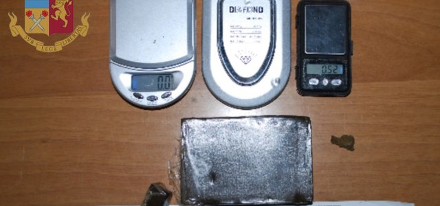 Detenzione ai fini di spaccio. Agli arresti domiciliari una giovane coppia catanzarese