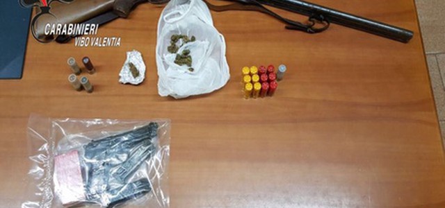 Trovato con pistola e fucile, arrestato
