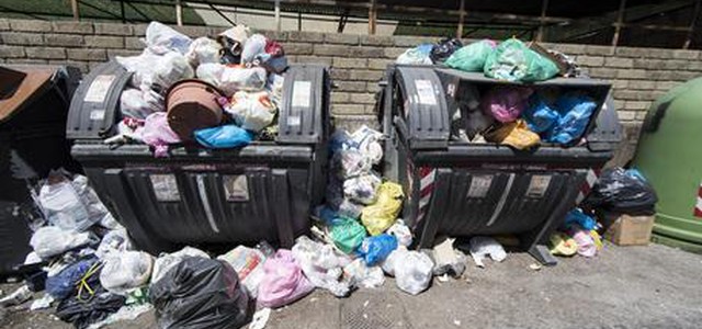 Renzi: 'Roma invasa da rifiuti, domenica ripuliamo'