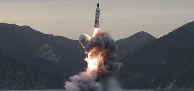 Corea Nord, Kim minaccia: 'Possiamo colpire gli Usa'. Trump: 'Subito sanzioni'