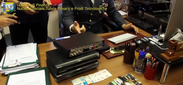 Maxi operazione contro le pay-tv pirata, i 700mila utenti rischiano carcere e multe salate