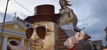 La prima sfilata del “Carnevale di Amantea – Allegria di Calabria”
