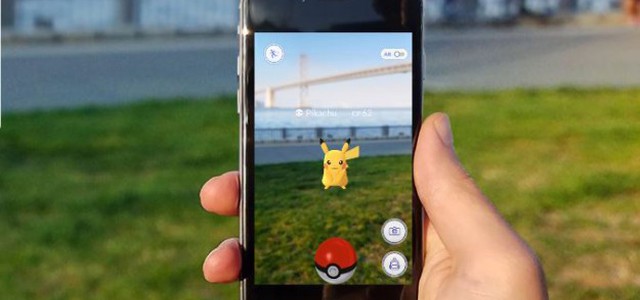 Cercano di catturare Pokemon dietro monumento, denunciati due 28enni