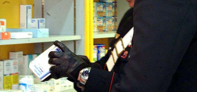 Mercato nero dei farmaci salvavita, cinque arresti a Napoli