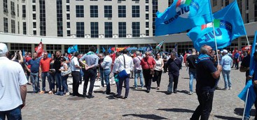 Lavoro, i sindacati protestano a Catanzaro (VIDEO)