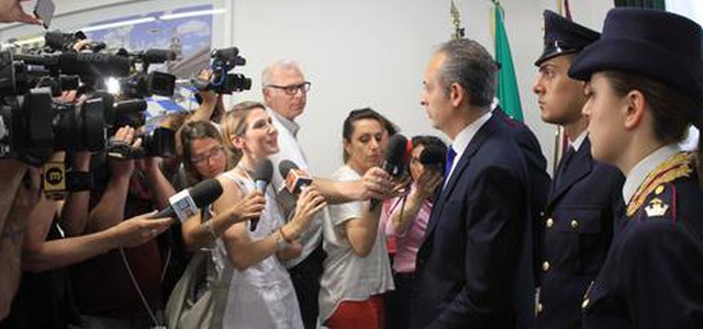 Migliaia lettere minacce a vip, denunce