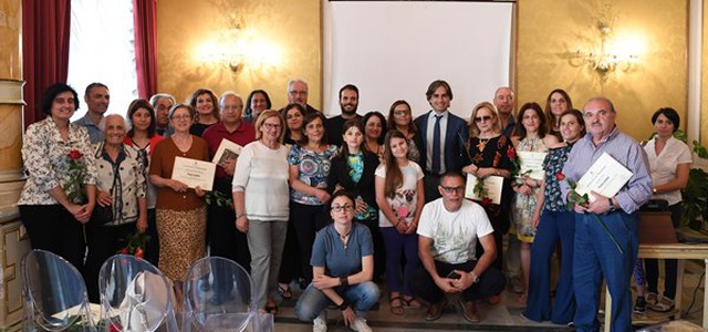 Consegnati attestati partecipazione a corsi su famiglia adottiva e lingua greca di Calabria